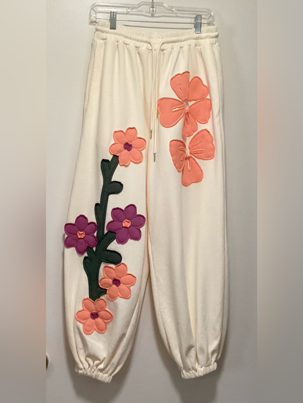 Floral Appliqué Cream Joggers AND Sweatshirt Set - Picture 5 of 6